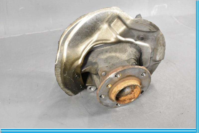 Load image into Gallery viewer, 07-13 BMW 335i 328i Front Right Passenger Side Spindle Knuckle Hub Oem

