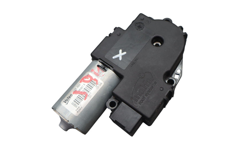 Load image into Gallery viewer, 08-14 Mercedes C300 W204 Sedan Sunroof Sun Roof Motor 2048200808 Oem
