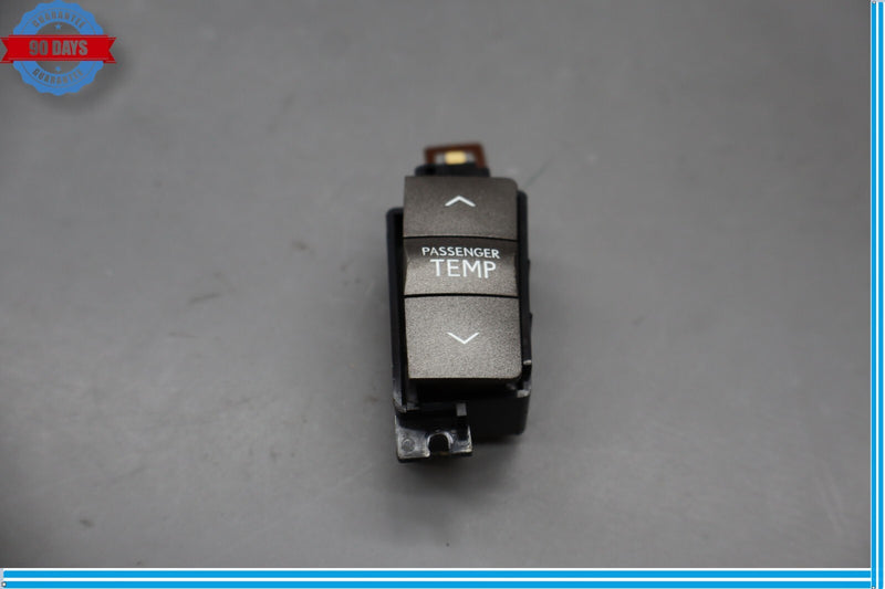 Load image into Gallery viewer, 07-09 Lexus XF40 LS460 Passenger Temp Up Down Control Switch Black Oem
