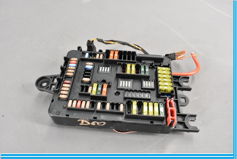 Load image into Gallery viewer, 12-18 BMW 320i 328i F30 Fuse Box Relay Computer Control Module ECU Oem

