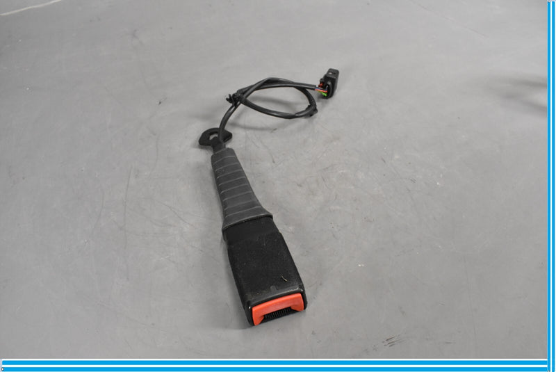 Load image into Gallery viewer, 11-18 Volkswagen VW Touareg Front Right Passenger Seat Belt Buckle Receiver Oem

