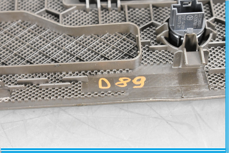 Load image into Gallery viewer, 12-18 Mercedes CLS550 CLS63 CLS400 Dashboard Dash Grille Speaker Cover Oem
