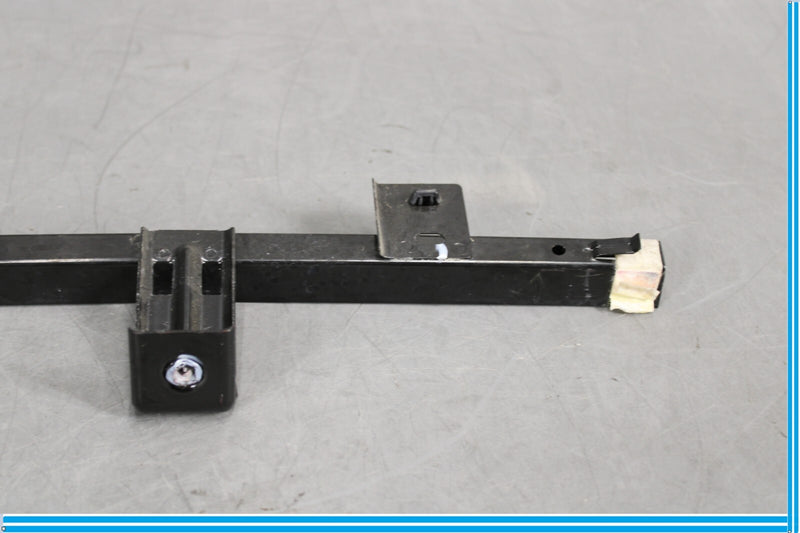 Load image into Gallery viewer, 06-13 Land Rover Range Rover Sport Front Right Side Door Window Glass Guide Oem
