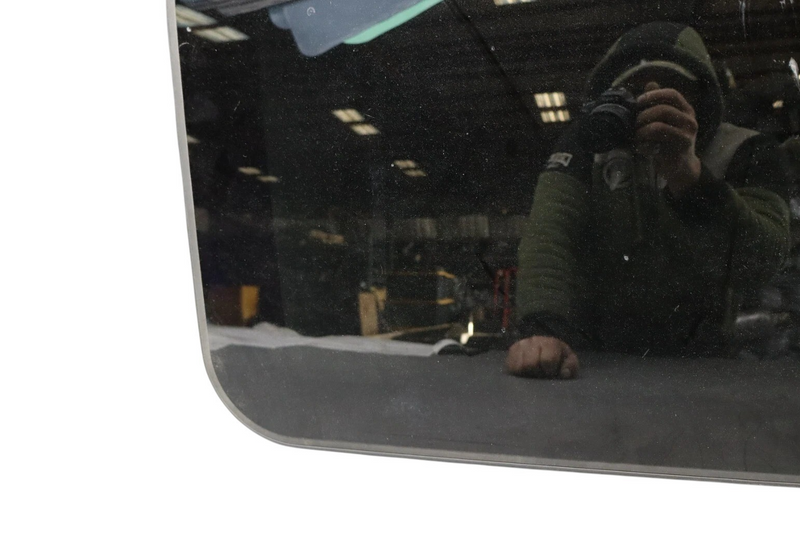 Load image into Gallery viewer, 12-18 Audi A6 S6 A6 Quattro Sun Roof Moonroof Window Glass Panel 4G5877071 Oem
