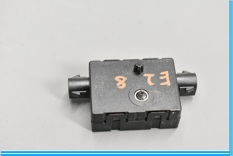 Load image into Gallery viewer, 12-15 BMW E84 X1 Aerial Antenna Amplifier Diversity Module Oem

