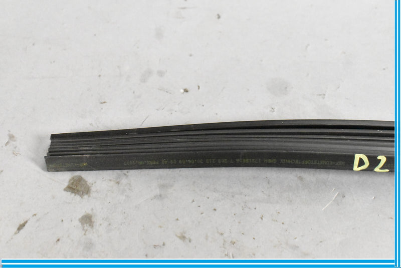 Load image into Gallery viewer, 09-12 BMW 750Li 750i F01 F02 Right Sun Roof Weather Seal Rubber Gasket Seal Oem
