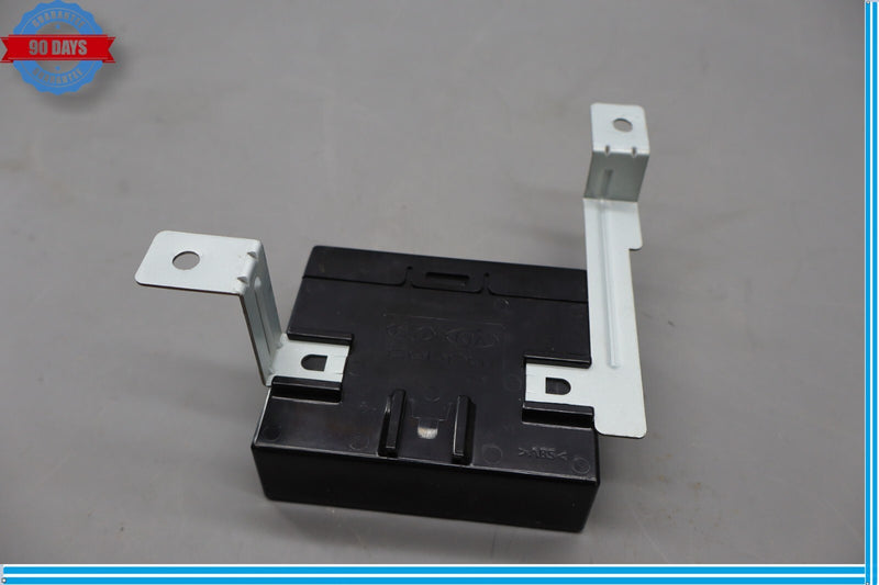 Load image into Gallery viewer, 11-13 Hyundai Equus Signature Rear Park Parking Assist Control Module Oem
