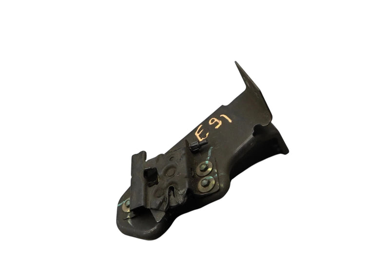 Load image into Gallery viewer, 03-07 Hummer H2 Front Hood Bonnet Lock Latch Bracket Black 15172382 Oem
