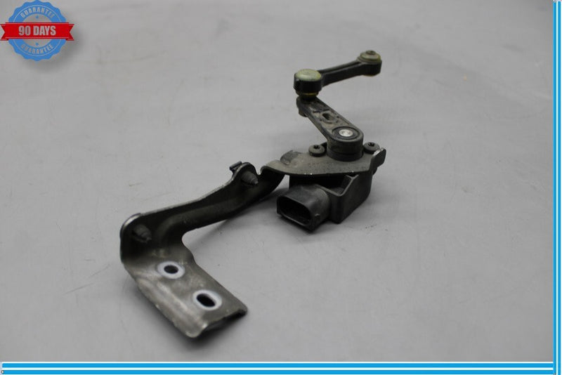 Load image into Gallery viewer, 14-18 Mercedes W117 CLA250 Rear Right Suspension Height Level Sensor Oem
