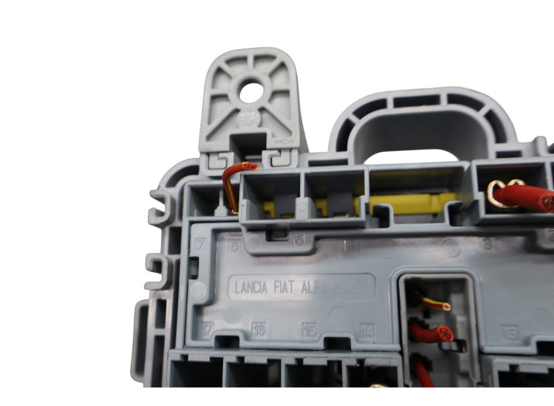 Load image into Gallery viewer, 17-21 Alfa Romeo Giulia 2.0L Interior Fuse And Relay Junction Box 51987784 Oem
