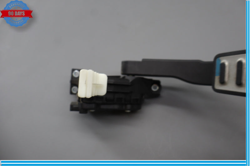 Load image into Gallery viewer, 11-18 Porsche Cayenne 958 Engine Acceleration Gas Throttle Pedal Accelerator Oem
