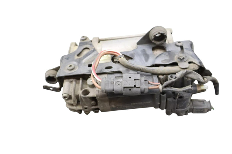 Load image into Gallery viewer, 10-18 Mercedes CLS550 Airmatic Air Suspension Compressor Pump 2123200404 Oem

