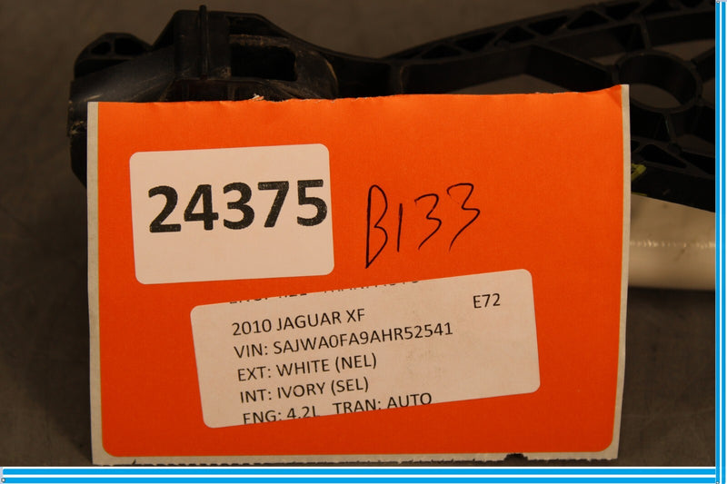 Load image into Gallery viewer, 09-15 Jaguar XF Front Right Passenger Side Exterior Door Handle White Oem
