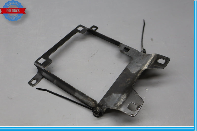 Load image into Gallery viewer, 03-08 Mercedes R230 SL55 SL500 Center Radiator Core Bracket Oem
