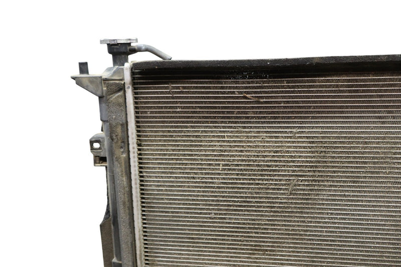 Load image into Gallery viewer, 15-18 Hyundai Genesis G80 Front Engine Cooling Radiator Assembly 25310B1140 Oem
