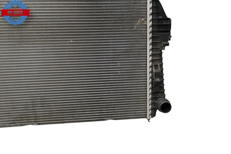 Load image into Gallery viewer, 11-17 Volkswagen Touareg Engine Water Cooling Radiator Assembly 95810613210 Oem
