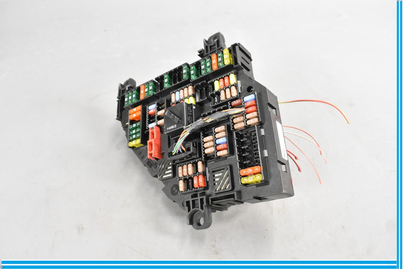 Load image into Gallery viewer, 12-18 BMW F12 F13 640i 650i Fuse Relay Box Junction Block 925281201 Oem
