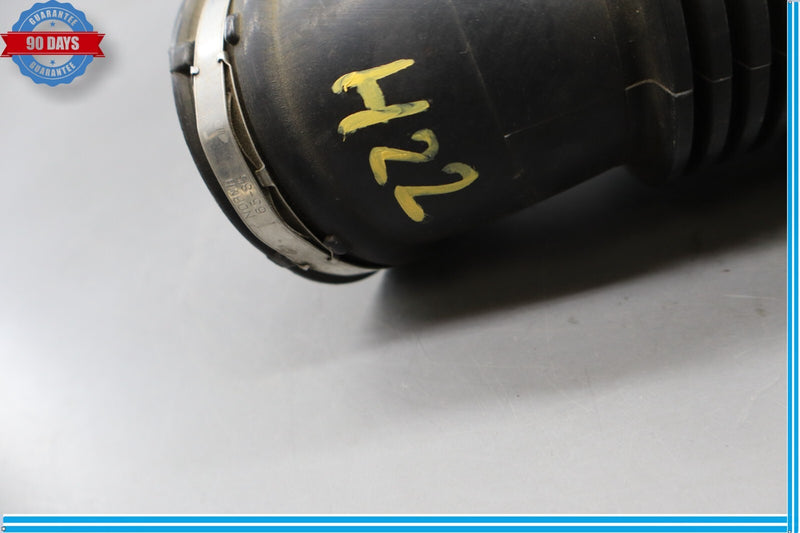 Load image into Gallery viewer, 10-12 Land Rover Range Rover HSE Passenger Side Air Intake Tube 1037120 Oem
