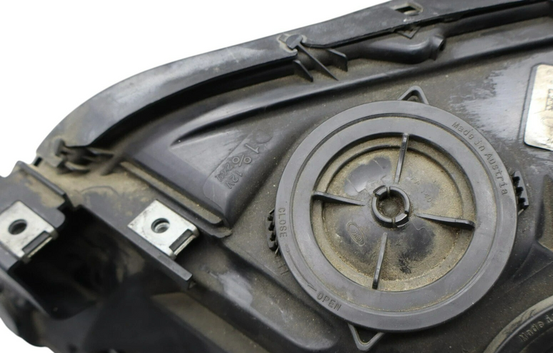 Load image into Gallery viewer, 09-12 BMW 7 Series 740i 750i Front Right Side Xenon Headlight HID 7182154 Oem
