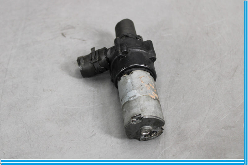 Load image into Gallery viewer, 03-08 Mercedes R230 SL550 SL55 AMG Aux Auxiliary Water Pump 2308350364 Oem
