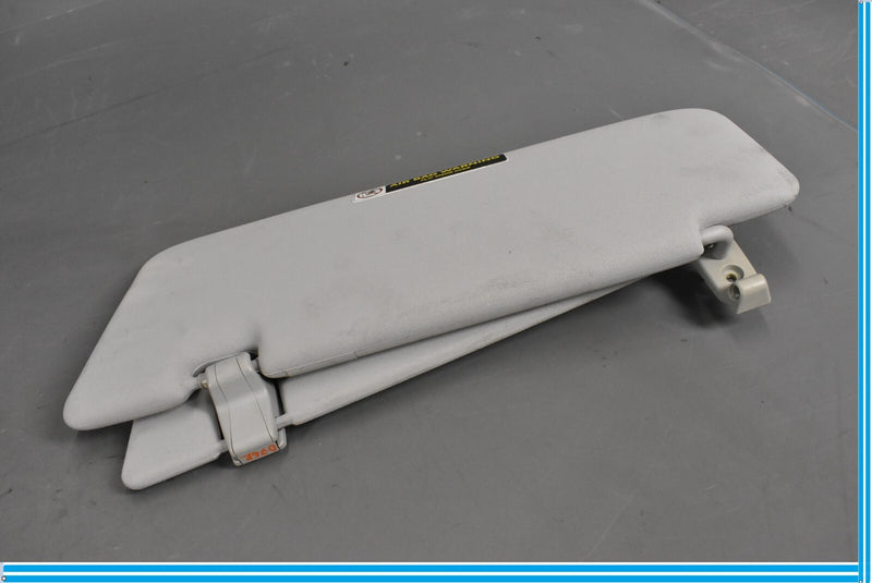 Load image into Gallery viewer, 11-18 Volkswagen VW Touareg Right Passenger Side Sunvior Sun Visor W/Mirror Oem

