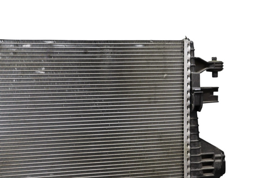 11-17 Volkswagen VW Touareg Engine Water Cooling Radiator 95810613210 Oem