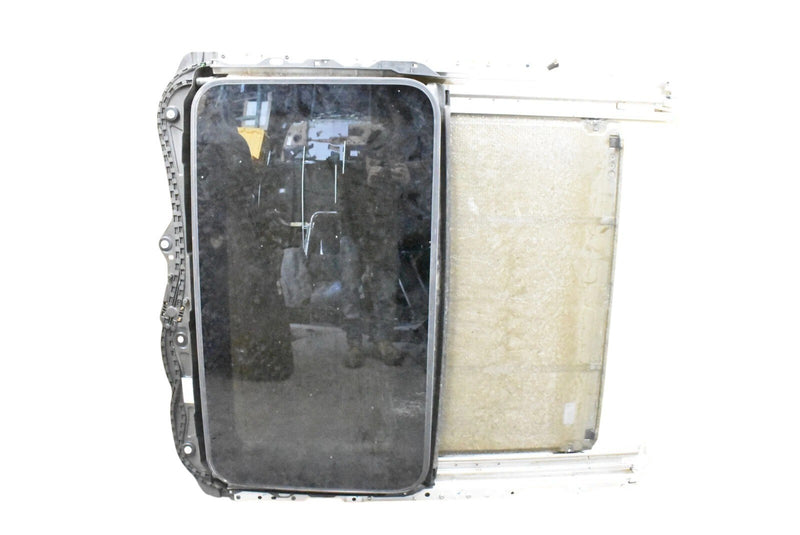 Load image into Gallery viewer, 2014-2016 BMW 428I F32 Front Overhead Sunroof Glass Window Assembly 4529392 Oem
