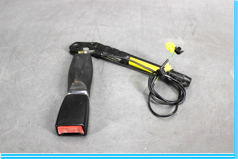 Load image into Gallery viewer, 07-14 Mercedes S600 W221 Front Right Seatbelt Seat Belt Buckle Tensioner Oem
