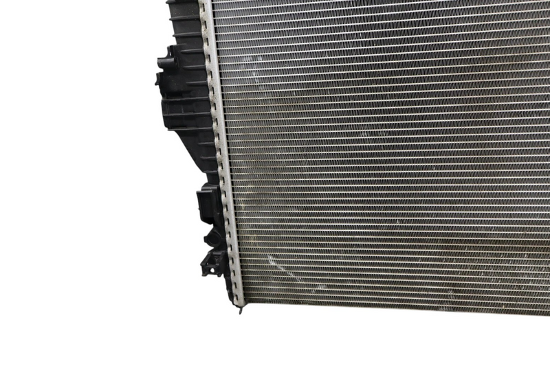 Load image into Gallery viewer, 11-17 Volkswagen VW Touareg Engine Water Cooling Radiator 95810613210 Oem
