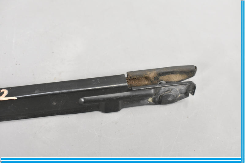 Load image into Gallery viewer, 00-06 Mercedes S500 S600 W220 Front Right Passenger Seat Fender Bracket Oem
