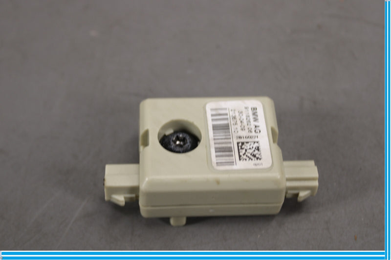 Load image into Gallery viewer, 09-15 BMW 750i 750Li Radio Signal Trap Circuit Antenna Module 9118262 Oem
