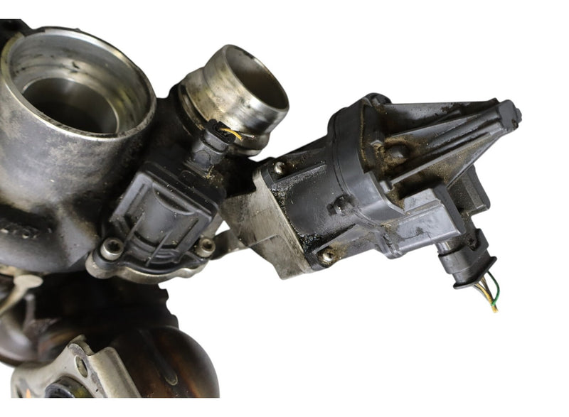 Load image into Gallery viewer, 13-16 BMW 320i XDRIVE Engine Turbo Turbocharger W/ Manifold 4947714010 Oem
