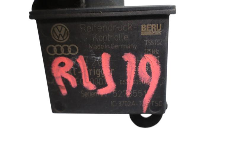 Load image into Gallery viewer, 11-17 Volkswagen VW Touareg Rear Left Tire Pressure Monitor Control Module Oem
