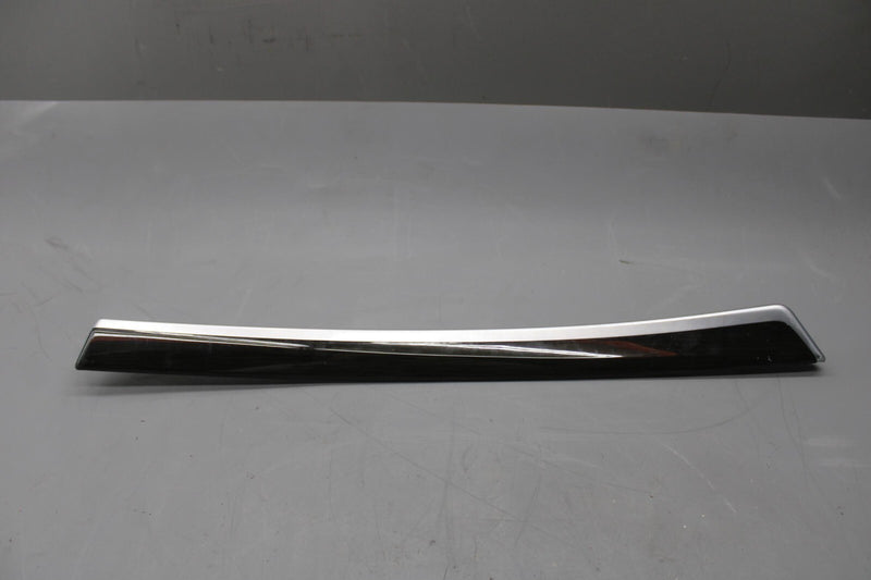 Load image into Gallery viewer, 11-16 BMW 528i 535i 550i xDrive Front Right Side Door Panel Trim Molding Oem
