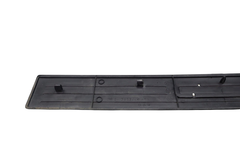 Load image into Gallery viewer, 02-05 Ford Thunderbird Front Right Lower Door Well Seal Scuff Step Plate Oem
