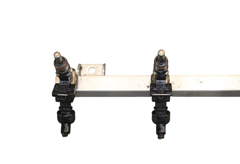 Load image into Gallery viewer, 03-19 Maserati Quattroporte Left Side Fuel Injection Rail Line W/ Injectors Oem
