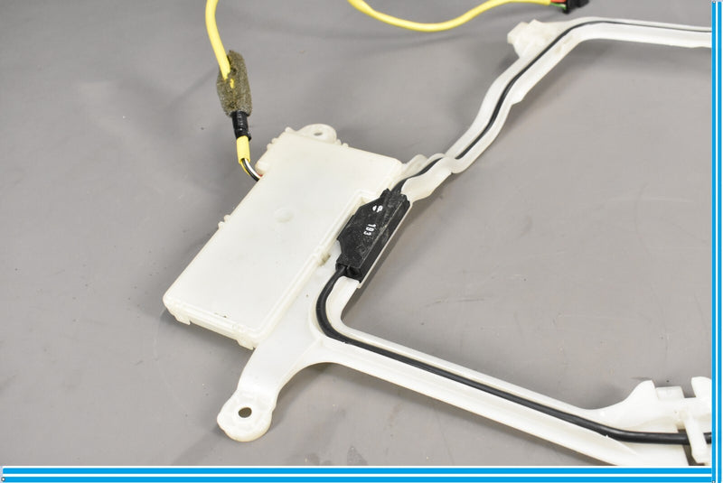 Load image into Gallery viewer, 00-06 Mercedes S500 S600 S550 Front Right Passenger Keyless Go Entry Antenna Oem
