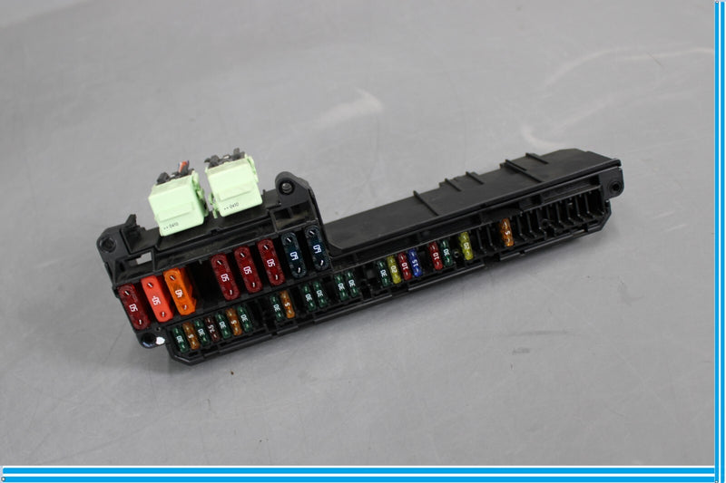 Load image into Gallery viewer, 04-05 BMW 645Ci Front Power Distribution Power Relay Box Oem
