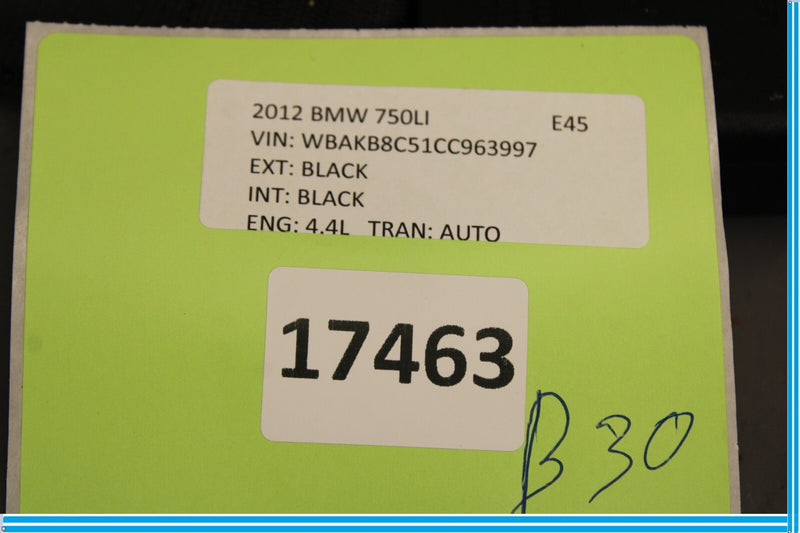 Load image into Gallery viewer, 09-15 BMW 750Li F01 F02 Rear Center Middle Seat Belt Seatbelt Buckle Oem
