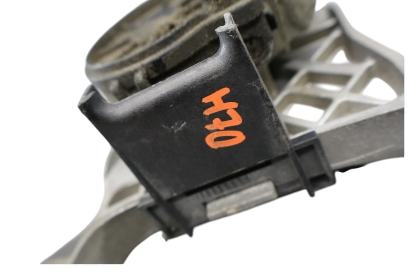 Load image into Gallery viewer, 14-20 Maserati Quattroporte Front Windshield Wiper Motor Linkage 670007561 OEM
