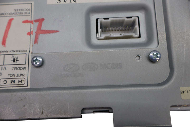 Load image into Gallery viewer, 14-16 Hyundai Equus Front GPS Navigation Display Screen 96525-3N550 Oem
