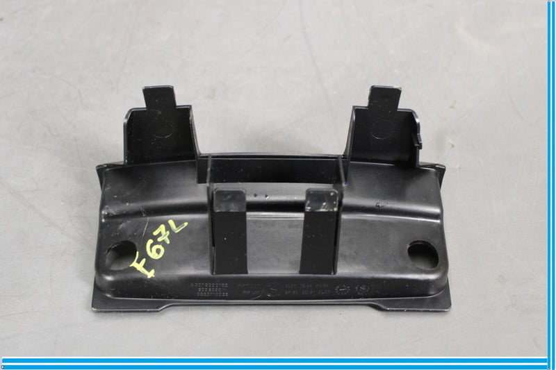Load image into Gallery viewer, 10-14 Mercedes CLS550 E350 Front Left Driver Side Headrest Cover Black Oem
