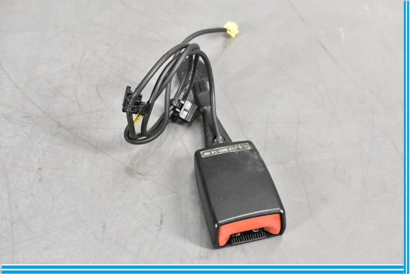 Load image into Gallery viewer, 10-16 Mercedes E350 E550 Front Right Passenger Seat Belt Seatbelt Buckle Oem
