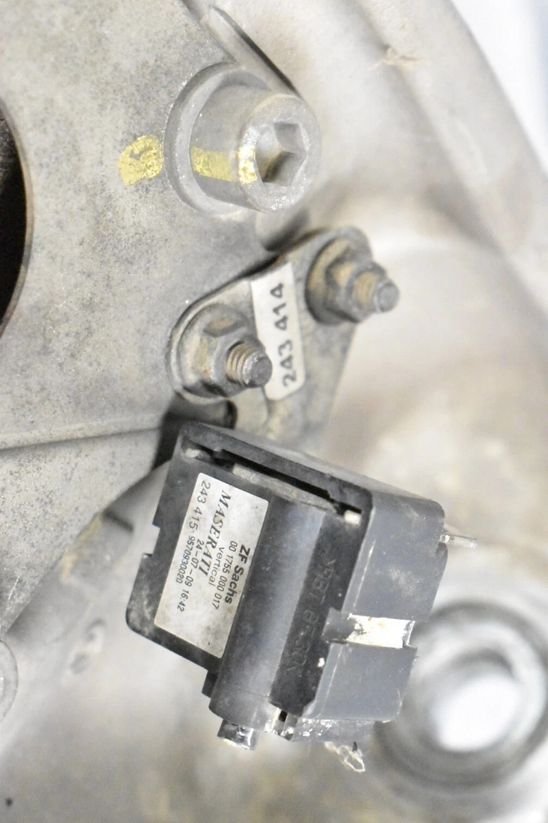 Load image into Gallery viewer, 03-10 Maserati Quattroporte M139 Front Left Side Spindle Knuckle Hub 206791 Oem
