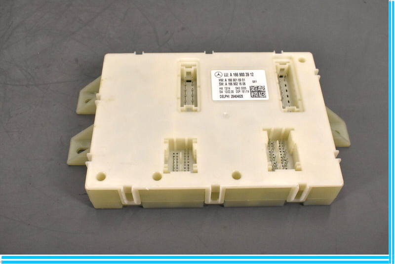 Load image into Gallery viewer, 14-16 Mercedes GL450 X166 Rear Trunk Relay Fuse Box Body Control Module BCM Oem
