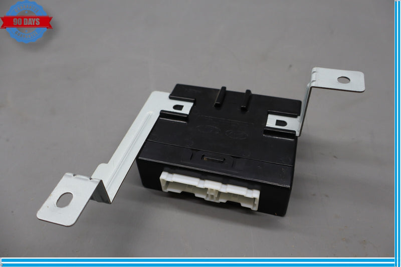 Load image into Gallery viewer, 11-13 Hyundai Equus Signature Rear Park Parking Assist Control Module Oem
