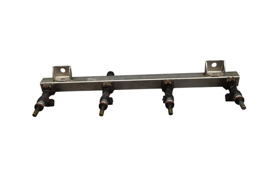 03-19 Maserati Quattroporte Left Side Fuel Injection Rail Line w/ Injectors Oem