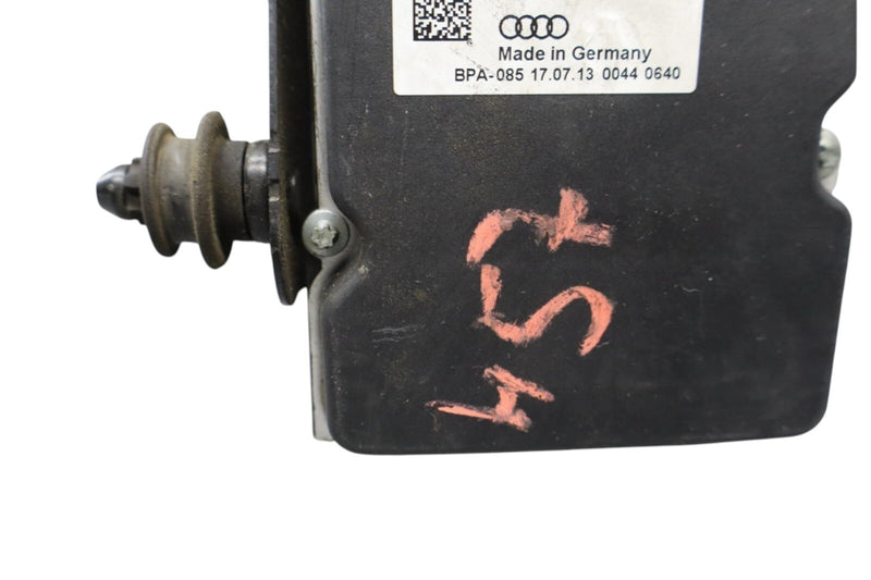 Load image into Gallery viewer, 09-17 Audi Q5 SQ5 ABS Anti Lock Brake Pump Control Module Unit 8R0907379 OEM
