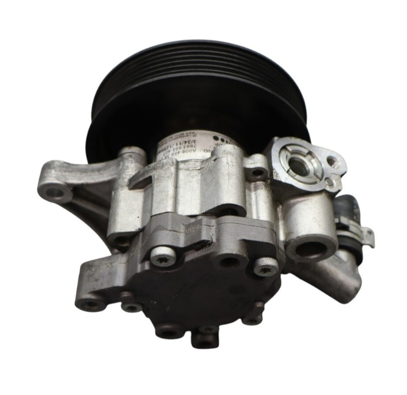 Load image into Gallery viewer, 12-15 Mercedes W204 C250 SLK250 M271 1.8L Power Steering Pump 0064663601 Oem

