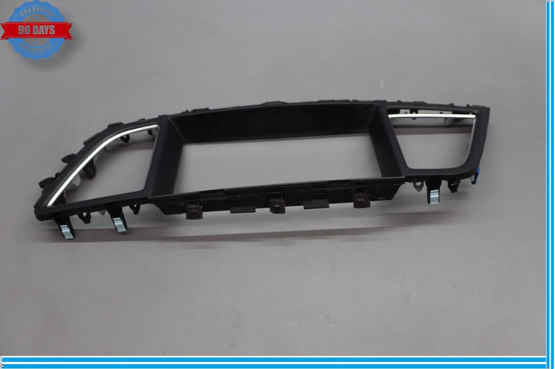 Load image into Gallery viewer, 15-20 Hyundai Genesis G80 Center Dash Air Vent Screen Trim Bezel 84743B1000 Oem
